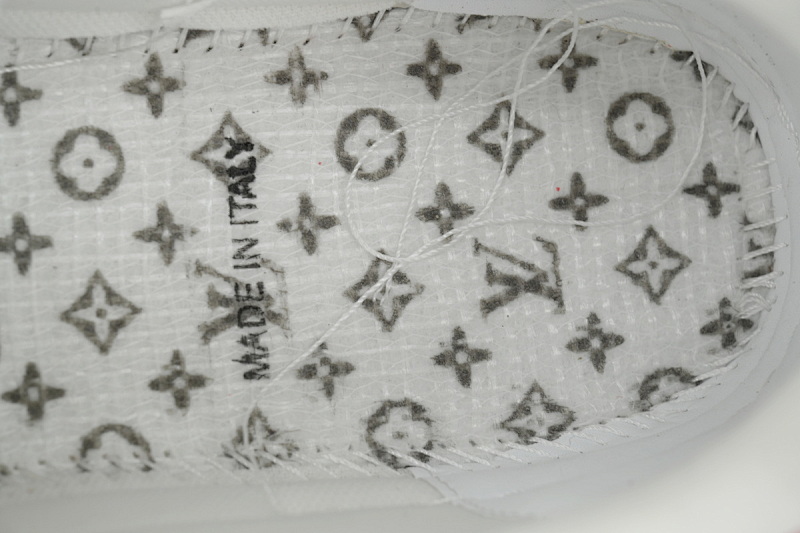 yupoo_290387_4ba47680.jpg 【EA0ET】54压花白红 LV板鞋 Louis Vuitton Trainer White Red 系带时尚板鞋