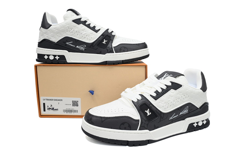 yupoo_290431_d4185781.jpg 【EA0ET】54压花白黑 LV板鞋 Louis Vuitton Trainer Black White 系带时尚板鞋