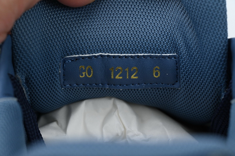【EA0ET】爱心蓝色 LV板鞋 Nigo x Louis Vuitton Trainer Blue 牛皮 联名款橡胶贴饰 时尚板鞋