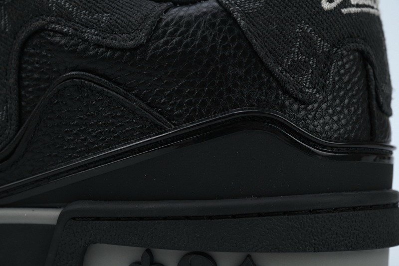 yupoo_290519_95d0e089.jpg 【EA0ET】黑色爱心 LV板鞋 Nigo x Louis Vuitton Trainer Black 皮革 联名款经典花纹 时尚板鞋