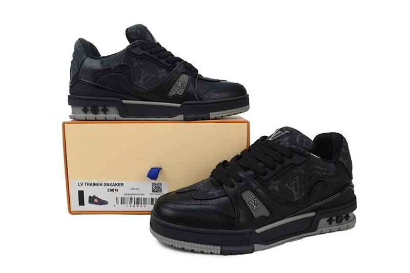 yupoo_290519_a7c1f6dd.jpg 【EA0ET】黑色爱心 LV板鞋 Nigo x Louis Vuitton Trainer Black 皮革 联名款经典花纹 时尚板鞋