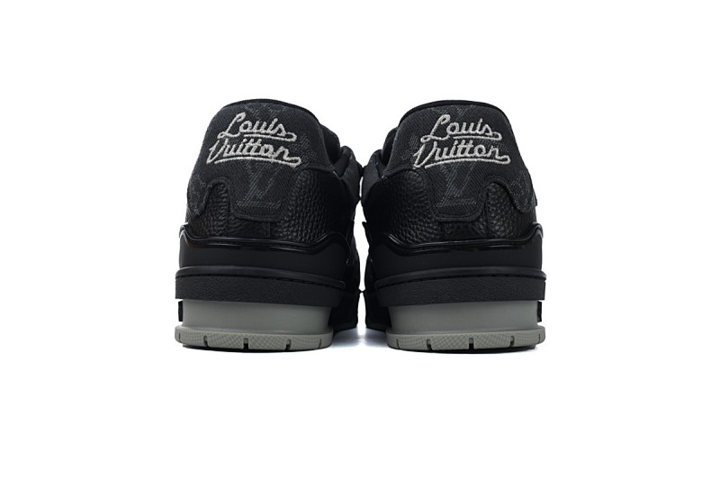 yupoo_290519_b9d4856d.jpg 【EA0ET】黑色爱心 LV板鞋 Nigo x Louis Vuitton Trainer Black 皮革 联名款经典花纹 时尚板鞋