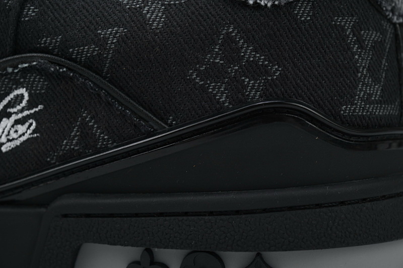 【EA0ET】黑色牛仔破洞 LV板鞋 Louis Vuitton Trainer Black 圆头系带 低帮时尚板鞋
