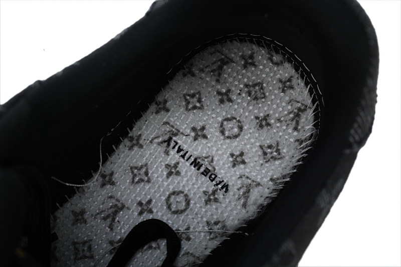 【EA0ET】黑色牛仔破洞 LV板鞋 Louis Vuitton Trainer Black 圆头系带 低帮时尚板鞋