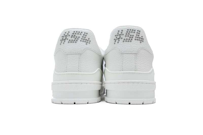 【EA0ET】白色铆钉 LV板鞋 LOUIS VUITTON Trainer 低帮时尚板鞋