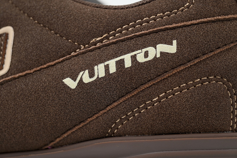 【DA5AP】翻毛棕 路易威登 足球鞋 Louis Vuitton Turned Brown