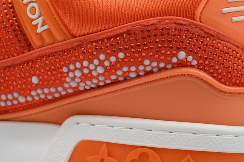 yupoo_291523_d28cd693.jpg 【EA0ET】白橙钻面 路易威登 LV钻面小胖丁休闲板鞋 LOUIS VUITTON Trainer