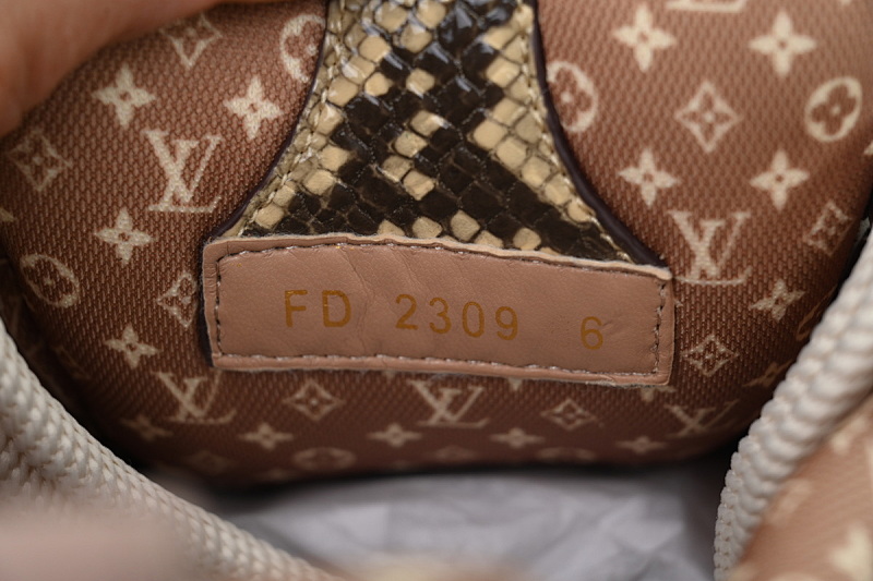 yupoo_292052_ad1fddde.jpg 【EA0ET】SK8卡其色水钻 路易威登 LV休闲板鞋 LOUIS VUITTON Khaki Colored Rhinestone