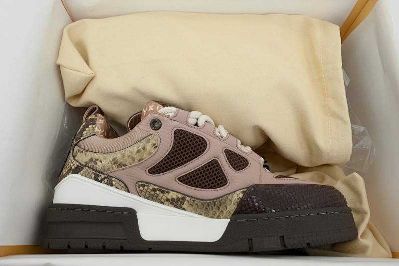 yupoo_292052_d73d2de7.jpg 【EA0ET】SK8卡其色水钻 路易威登 LV休闲板鞋 LOUIS VUITTON Khaki Colored Rhinestone