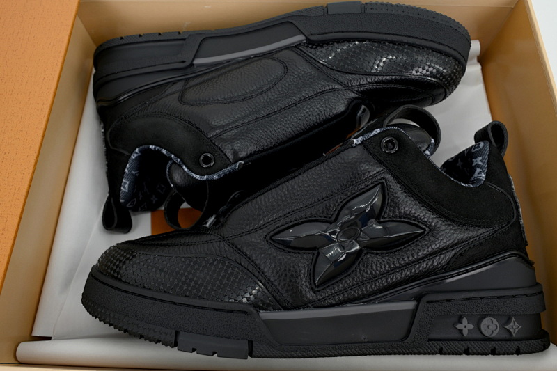 【EA0ET】SKATE全黑  路易威登 LV休闲板鞋 LOUIS VUITTON All Black