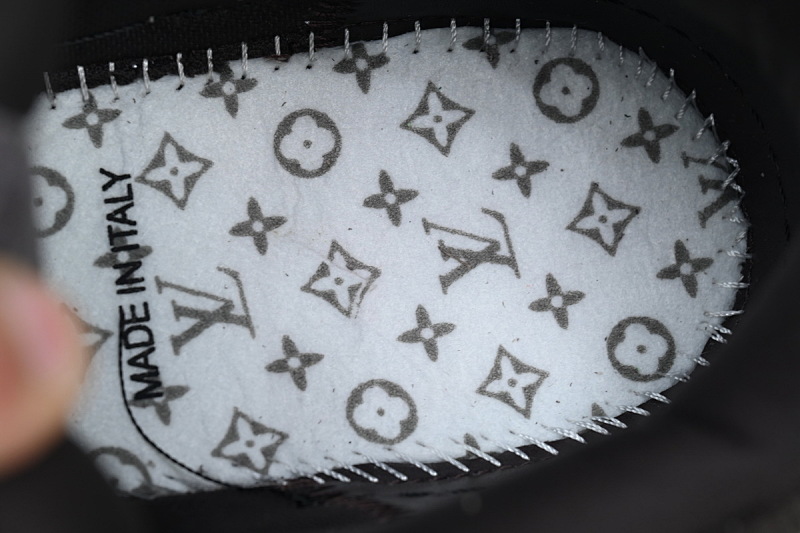 yupoo_292699_bedbb56a.jpg 【EA0ET】SK8黑灰白钻 路易威登 LV休闲板鞋 LOUIS VUITTON Trainer