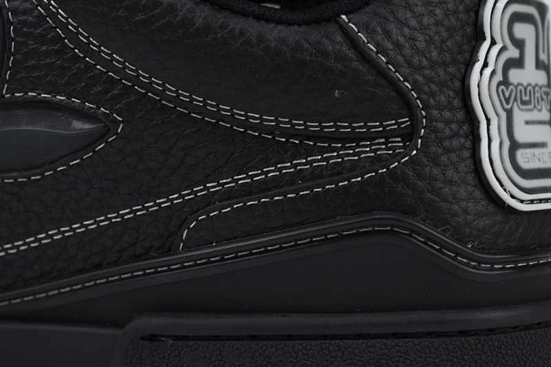 yupoo_292956_b53d8e3c.jpg 【EA0ET】SKATE黑色 LV板鞋 Louis Vuitton Skate Black 皮革系带 低帮时尚板鞋