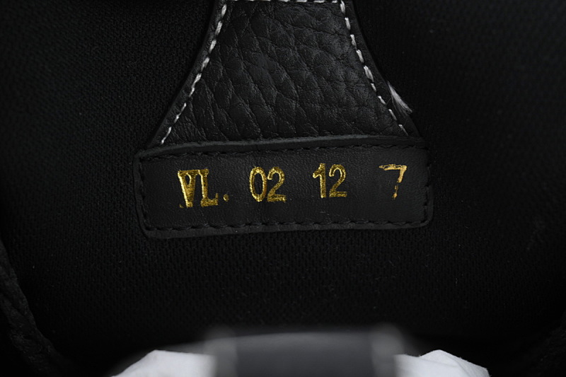 yupoo_292956_c3dfee0e.jpg 【EA0ET】SKATE黑色 LV板鞋 Louis Vuitton Skate Black 皮革系带 低帮时尚板鞋