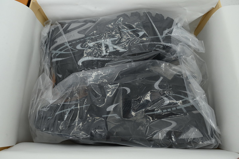 【CA1LJ】LJ全黑 路易威登 LV休闲时尚跑鞋 Louis Vuitton Tatic Runner Sneaker "Black"