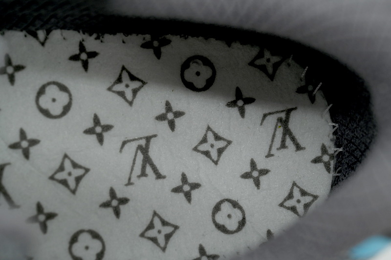 【DA0YJ】灰彩 路易威登 LV休闲时尚跑鞋 Louis Vuitton Tatic Runner Sneaker "Anthracite"