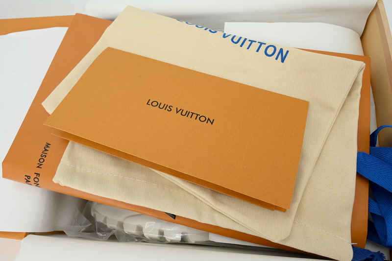 【DA0YJ】米白 路易威登 LV休闲时尚跑鞋 Louis Vuitton Tatic Runner Sneaker "White"
