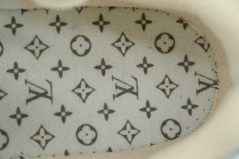 【DA0YJ】米白 路易威登 LV休闲时尚跑鞋 Louis Vuitton Tatic Runner Sneaker "White"