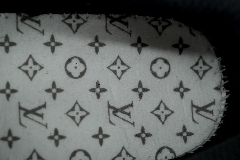 【DA0YJ】黑色 路易威登 LV休闲时尚跑鞋 Louis Vuitton Tatic Runner Sneaker "Black"