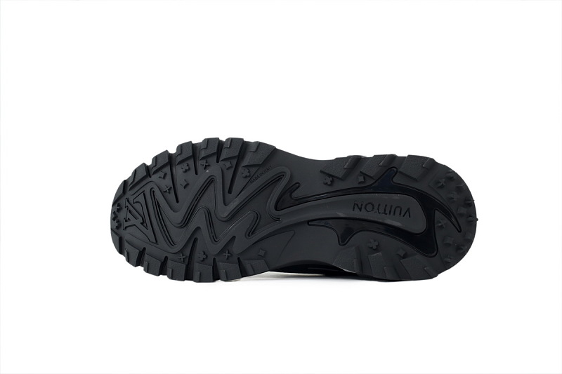 【DA0YJ】黑色 路易威登 LV休闲时尚跑鞋 Louis Vuitton Tatic Runner Sneaker "Black"