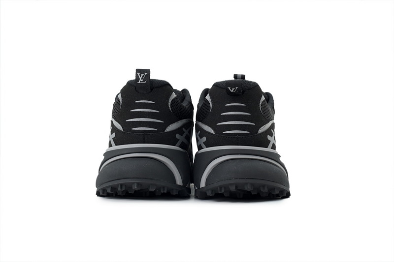 【DA0YJ】黑色 路易威登 LV休闲时尚跑鞋 Louis Vuitton Tatic Runner Sneaker "Black"
