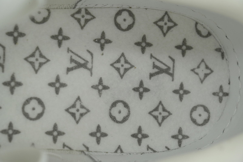 【FA5ET】新款白印 路易威登 顶级芯片版LV休闲板鞋 Louis Vuitton Sneakers White