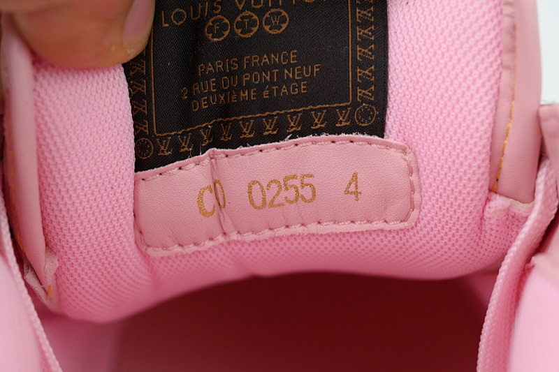 【DA7ET】粉皮 路易威登 LV生活休闲阿甘鞋 LOUIS VUITTON x Nigo 联名款 Buttersoft FW25 圆头系带 低帮 Starch Sheet