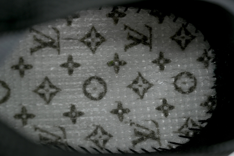 yupoo_294882_9e74150d.jpg 【CA3ET】黑白 路易威登 LV生活休闲轻跑鞋 Louis Vuitton Black And White