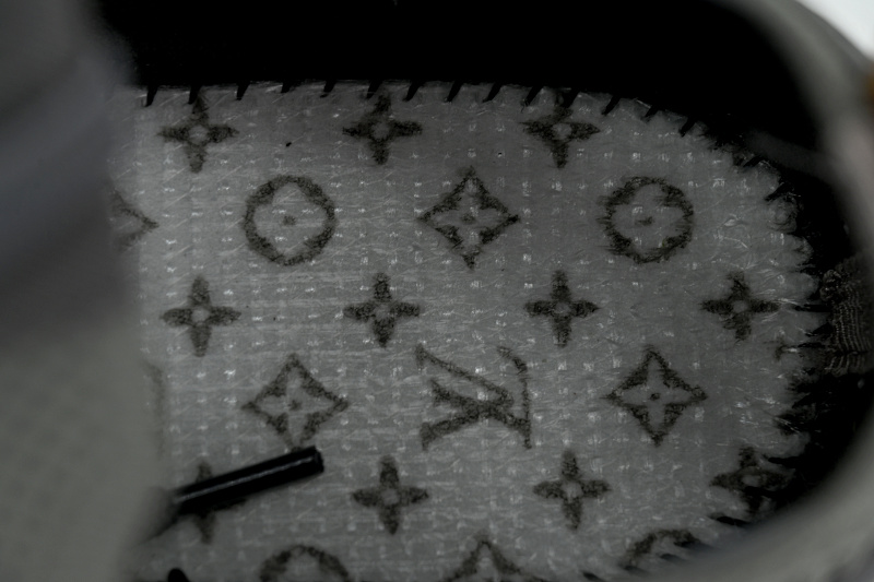 yupoo_294903_c35c8037.jpg 【CA3ET】灰白 路易威登 LV生活休闲轻跑鞋 Louis Vuitton Grayish White