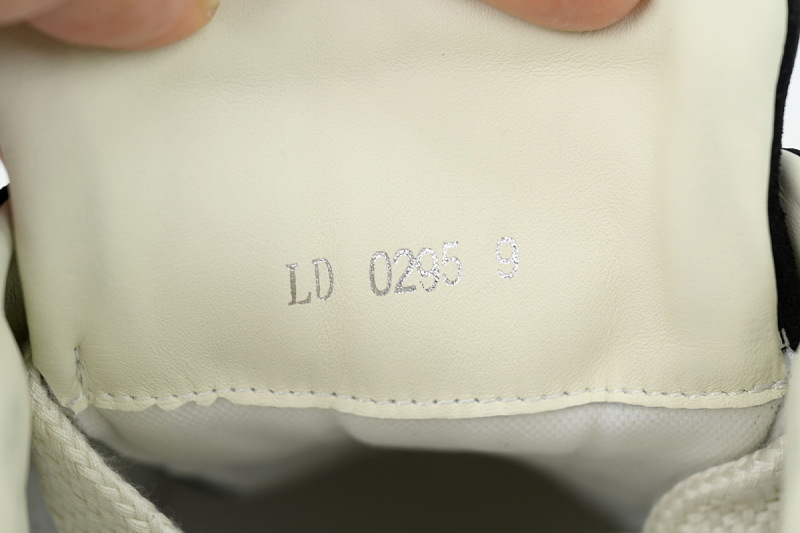 【DA0AP】黑色 路易威登 圆头系带板鞋 LOUIS VUITTON Black