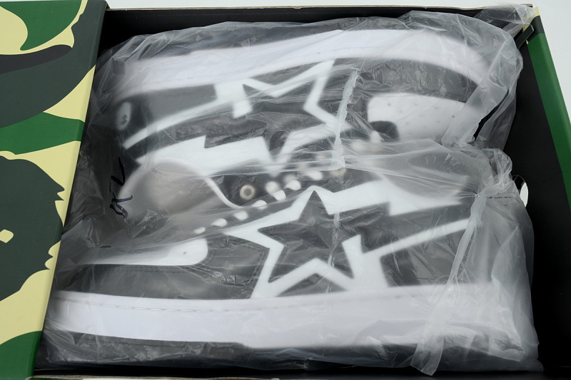 【AD1BP】黑白星 跑量款芭比猿猴低帮板鞋 1L80-191-305 A BATHING APE BAPE Black and White