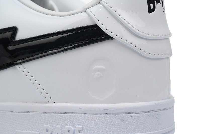 【AD1BP】白镜面黑勾 跑量款芭比猿猴低帮板鞋 OZXSHM 191 302M A BATHING APE Bape STA