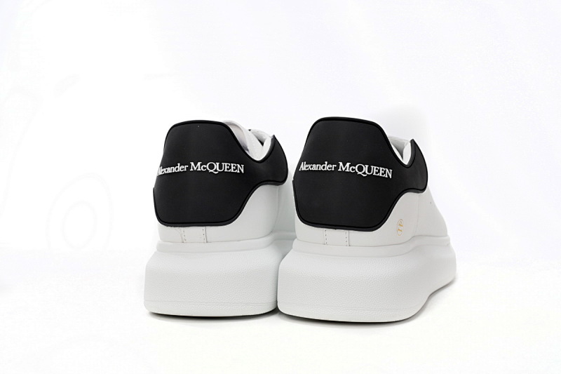 【CH1AP】黑胶 麦昆头层皮女神专属夏季小白鞋 Alexander McQueen Sneaker Vinyl