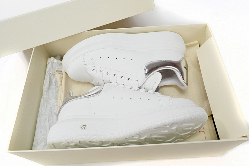 【CH1AP】银尾 麦昆头层皮女神专属夏季小白鞋 Alexander McQueen Sneaker Silver Tail