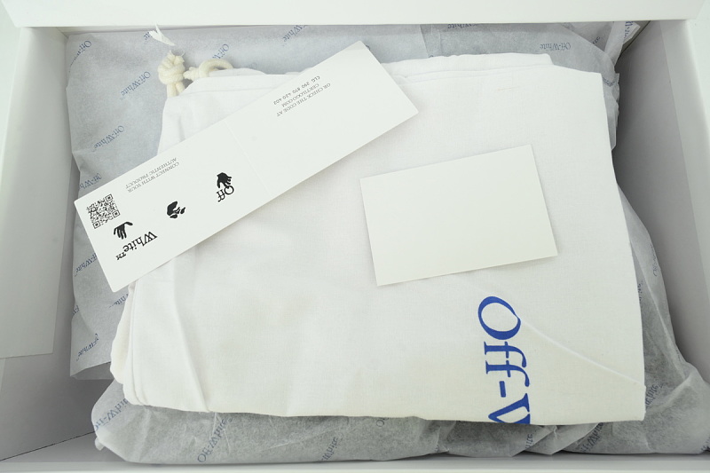 【CP0MI】黑色A OFFWHITE低帮运动鞋 OMIA189F 25LEA007 1001 FF-WHITE Out Of Black A