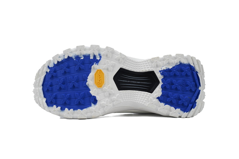 【DA3LJ】字母白黑-81 盟可睐 户外运动着山系 I209A4 M002 40 M3457001 Moncler White Black