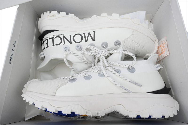 【DA3LJ】字母白黑-81 盟可睐 户外运动着山系 I209A4 M002 40 M3457001 Moncler White Black