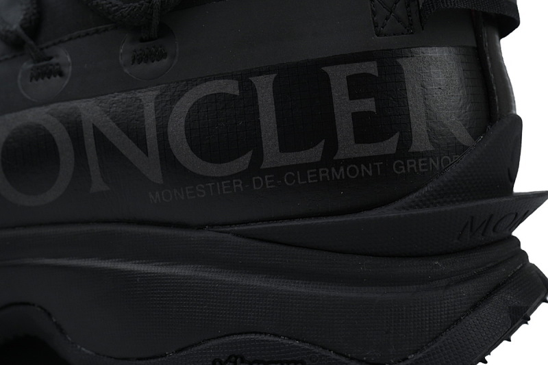 【DA3LJ】碳黑-80 盟可睐 户外运动着山系 I209A4 M002 40 M3457999 Moncler Black