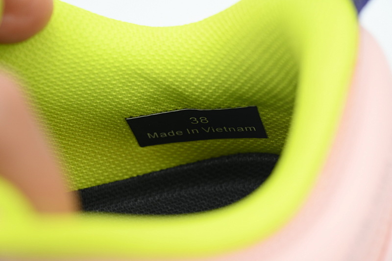 【DA3LJ】浅粉-64 盟可睐 户外运动着山系 I109B4 M002 10 M280850N Moncler Light Pink
