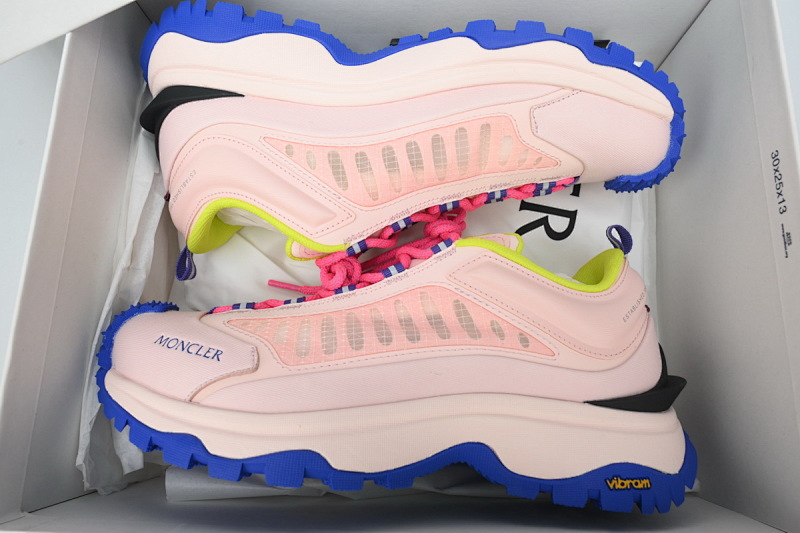 【DA3LJ】浅粉-64 盟可睐 户外运动着山系 I109B4 M002 10 M280850N Moncler Light Pink