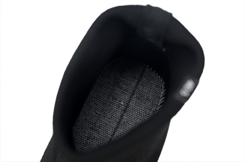 【CA3LJ】黑白 盟可睐 圆头套脚高帮户外运动着山系 J109A4M 00040 M3809 Moncler Trailgrip Leather Black And White
