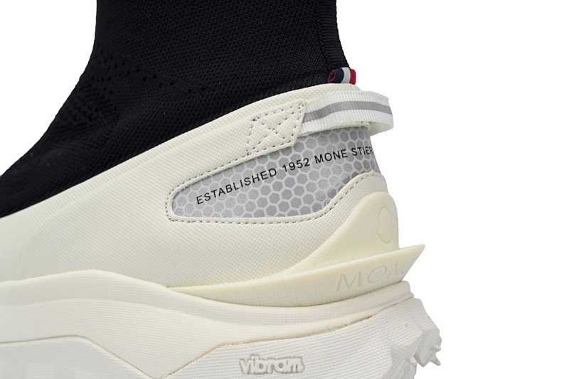 【CA3LJ】黑白 盟可睐 圆头套脚高帮户外运动着山系 J109A4M 00040 M3809 Moncler Trailgrip Leather Black And White