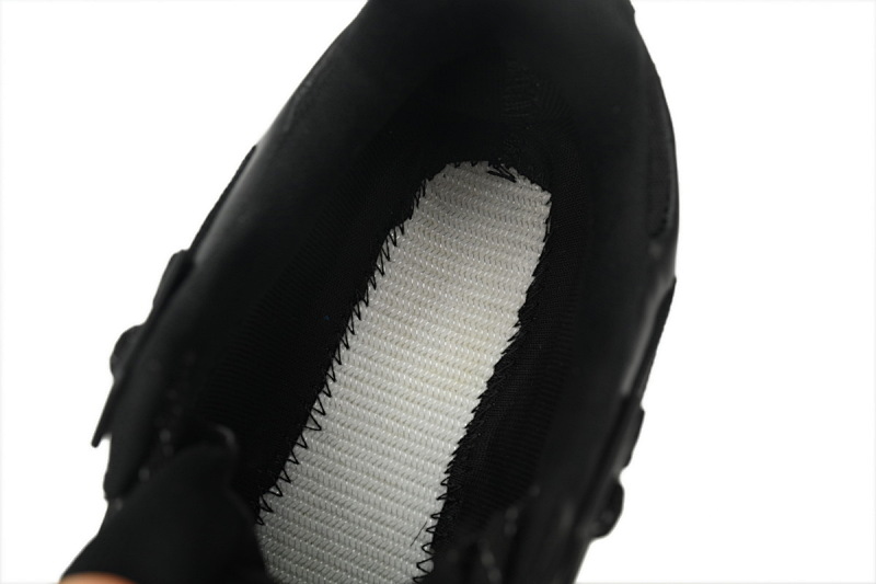 【DA3LJ】黑白-31 盟可睐 户外运动着山系 J109B 4M00020 M3211  Moncler Trailgrip Leather Black  And White