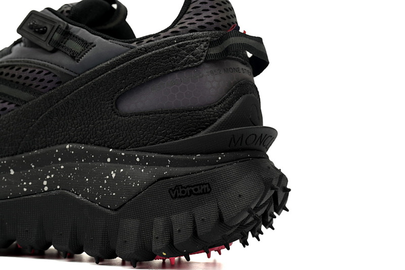 【DA3LJ】变色龙-33 盟可睐 户外运动着山系 J109B 4M001 60M4 Moncler Trailgrip Leather Black Chameleon
