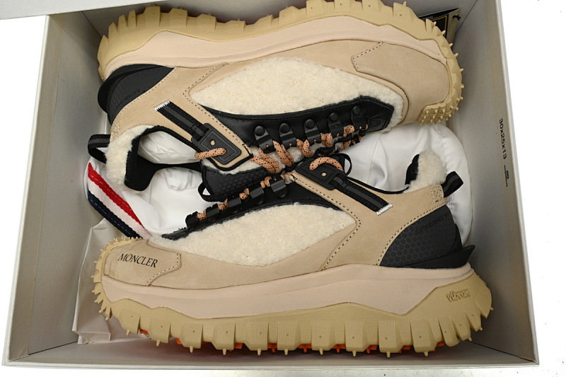 【DA3LJ】黑绒卡其-22 盟可睐 户外运动着山系 I209B 4M00170 M3312 Moncler Trailgrip Fluorescent Black Velvet Khaki