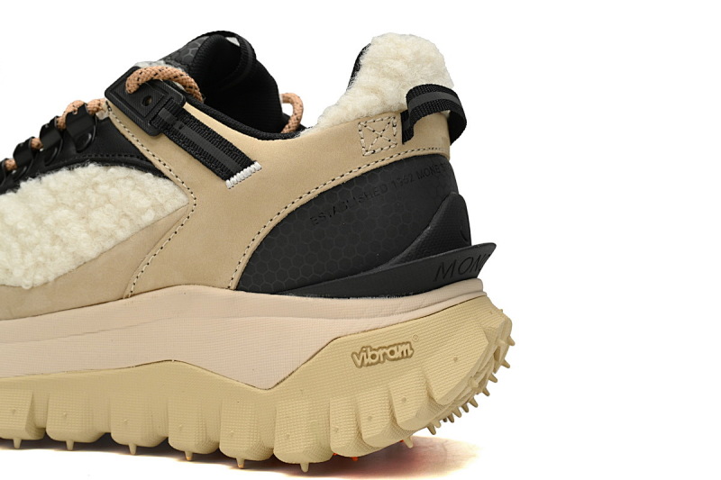 【DA3LJ】黑绒卡其-22 盟可睐 户外运动着山系 I209B 4M00170 M3312 Moncler Trailgrip Fluorescent Black Velvet Khaki