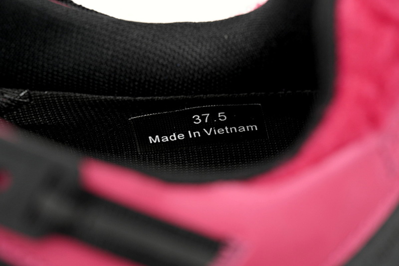 【DA3LJ】黑绒粉-21 盟可睐 户外运动着山系 I209A 4M00230 M3312 Moncler Trailgrip Fluorescent Black Black Velvet Powde