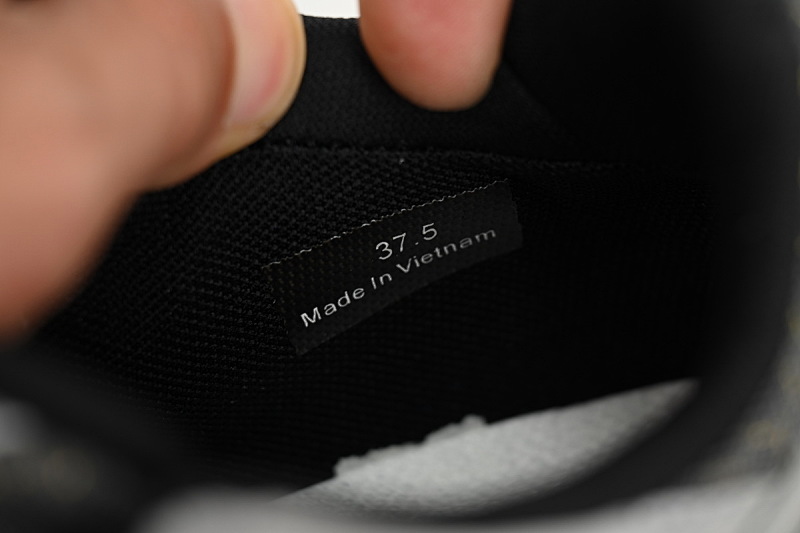 【DA3LJ】灰色-6 盟可睐 户外运动着山系 I109A4 M00260M296 2900 Moncler Trailgrip Grey
