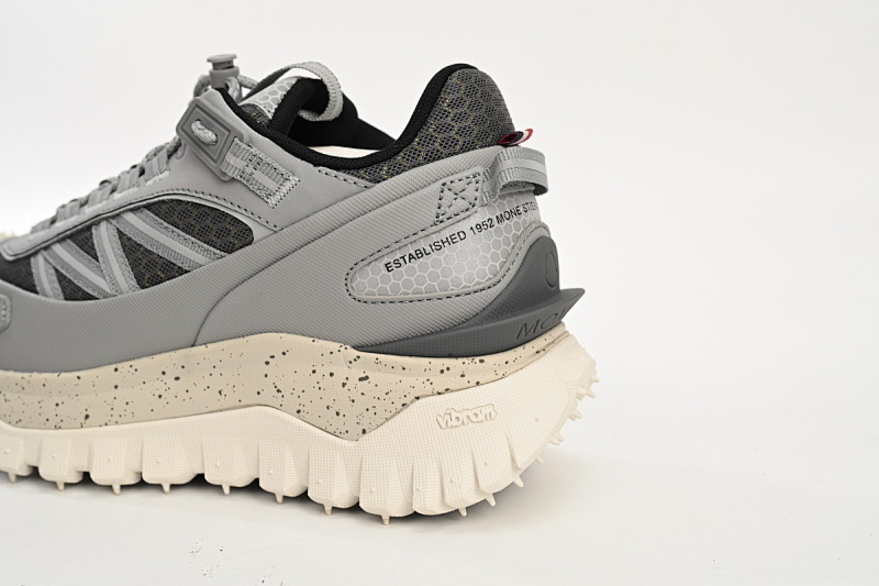 【DA3LJ】灰色-6 盟可睐 户外运动着山系 I109A4 M00260M296 2900 Moncler Trailgrip Grey