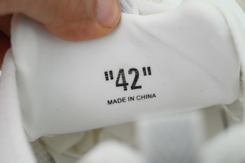 【CP3MI】象牙白 OFFWHITE跑鞋系列 OMIA29SS 26FAB00 10101 FF-WHITE Out Of Lvory White