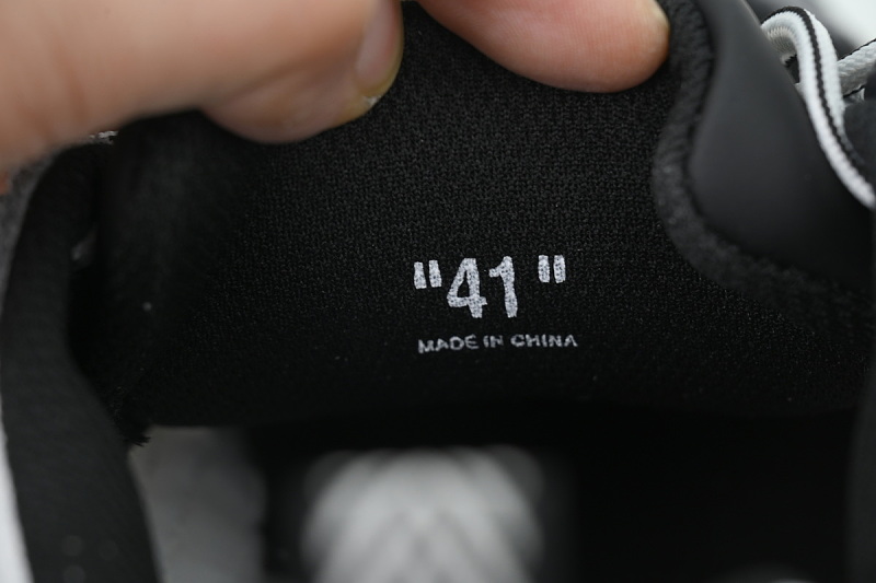 【CP3MI】黑白 OFFWHITE跑鞋系列 OMIA295S 26LEA00 10110 FF-WHITE Out Of Black And White